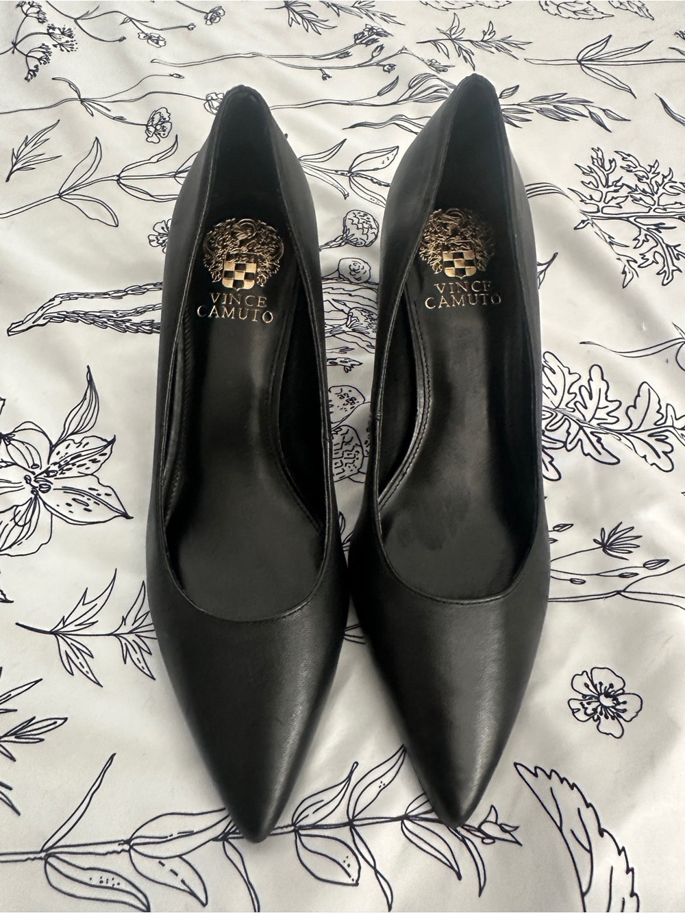 Vince Camuto Black Pointed-Toe Leather Pumps